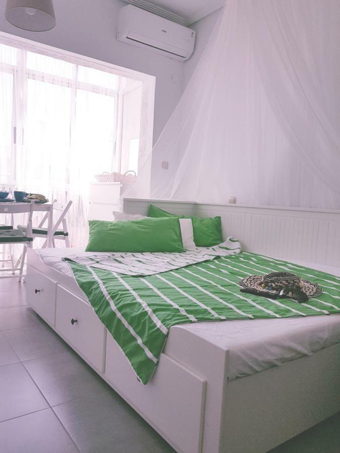 Cosy Studio Apartment In Torrevieja Exterior photo